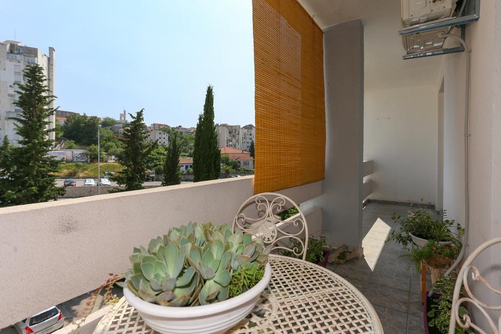 Apartment Vesna Split Bagian luar foto
